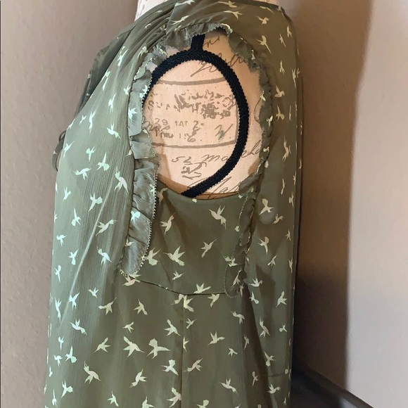 Hummingbird Design on Lightweight Dress - Picture 4 of 16